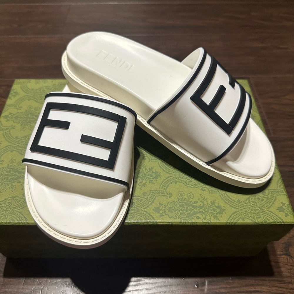 Fendi Women's White and Black Logo Sandals